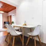 Апартаменти Portucale ! Campo Ourique Design W/ Balcony Лісабон