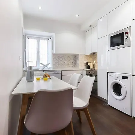 Portucale ! Campo Ourique Design W/ Balcony * Lisboa