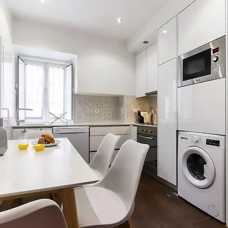 Portucale ! Campo Ourique Design W/ Balcony Apartment Lisbon