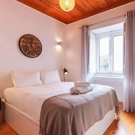 아파트 Portucale ! Campo Ourique Design W/ Balcony